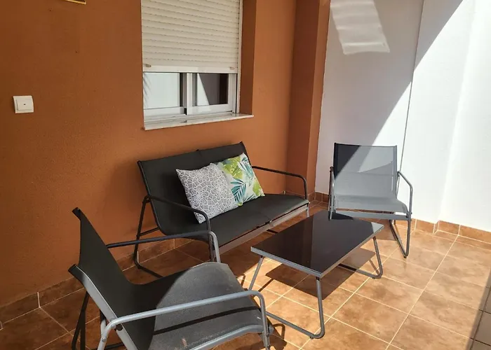Bajo De Esencia Relajante Con Piscina Privada Y Patio!