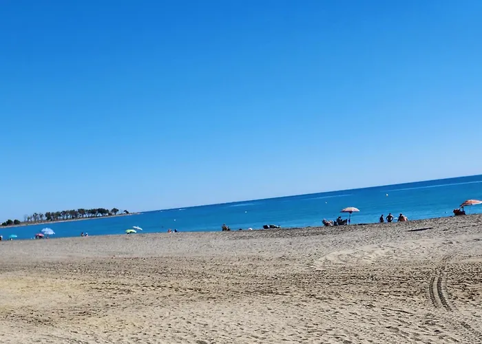 Bajo De Esencia Relajante Con Piscina Privada Y Patio!