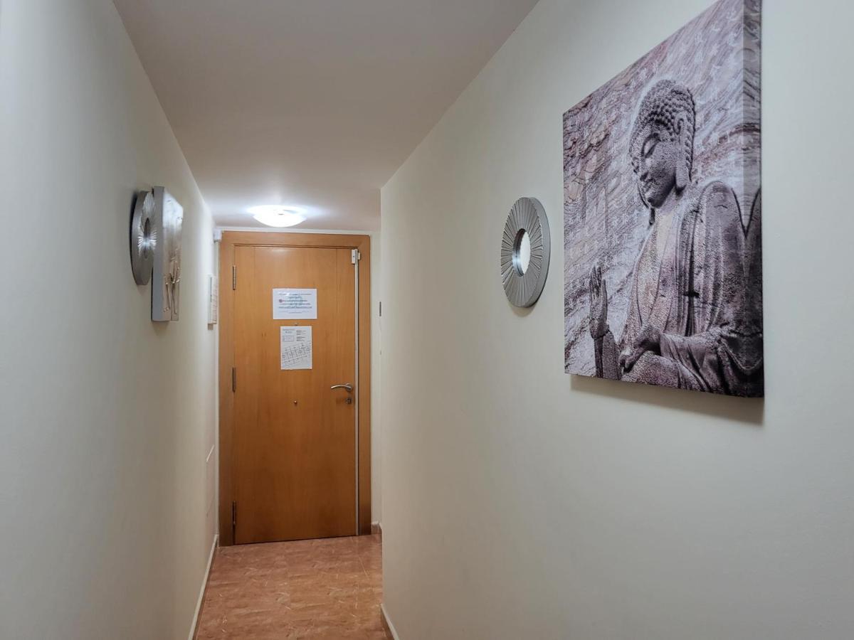 Bajo De Esencia Relajante Con Piscina Privada Y Patio! * Vera