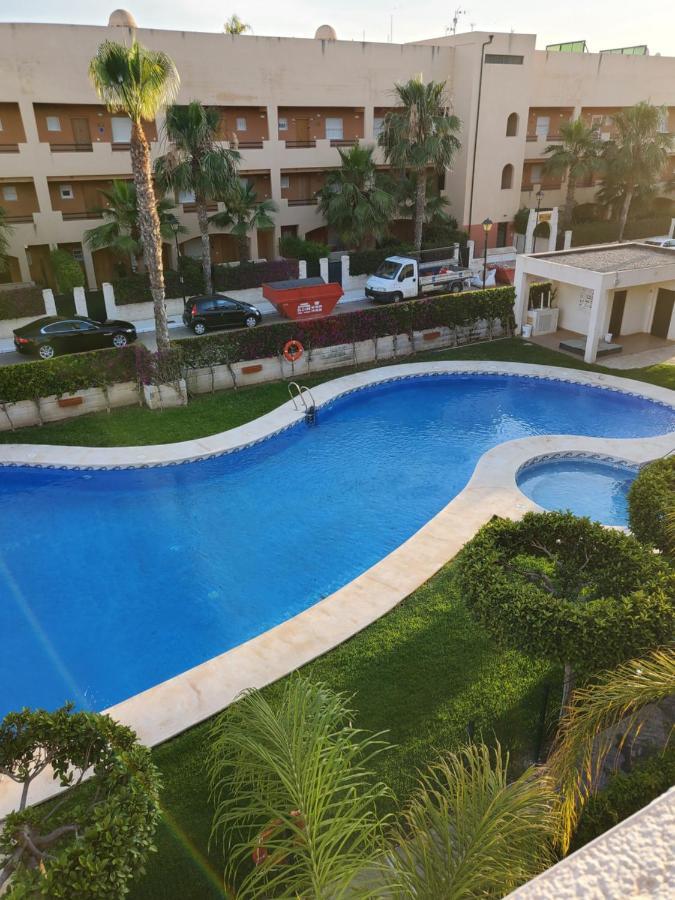 Bajo De Esencia Relajante Con Piscina Privada Y Patio! Apartament *