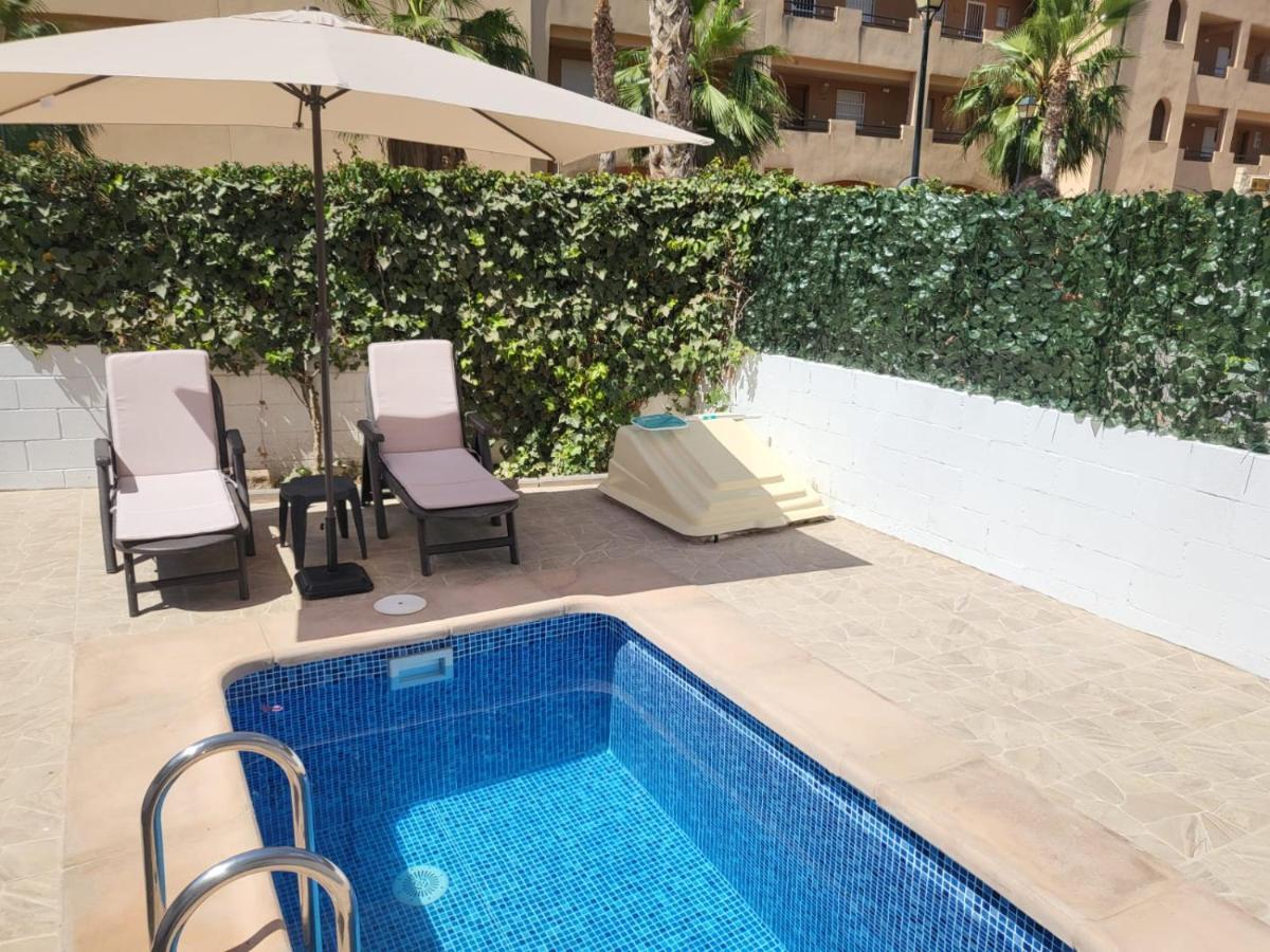 Bajo De Esencia Relajante Con Piscina Privada Y Patio! Vera