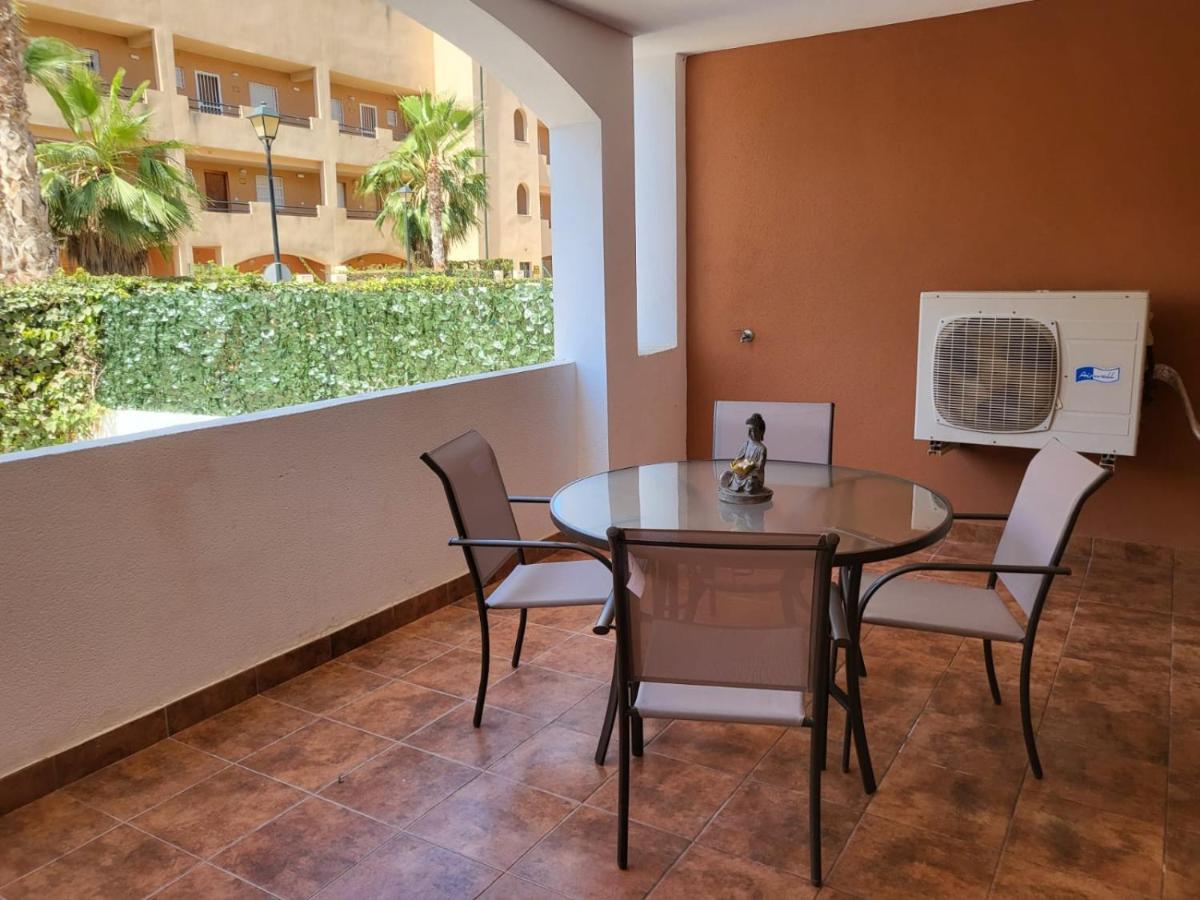 Bajo De Esencia Relajante Con Piscina Privada Y Patio! Appartement
